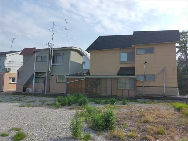 Spacious 1986 House in Aomori with Mountain Views - Thumbnail 3