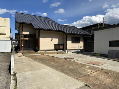 Renovated 7LDK House in Yonezawa with Large Garden — Image 3, Yonezawa, Yamagata