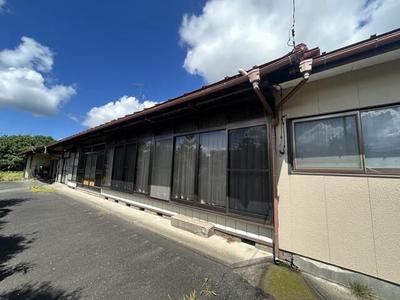 Spacious 8DK Traditional Home in Misato with 2,238m² Land — Image 1, Misato, Miyagi