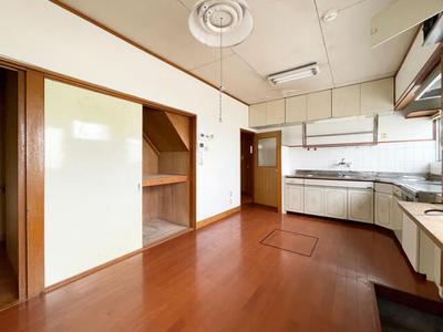 Renovated 6DK House in Kikyogaoka, Nabari - 130.8m² Living Space — Image 3, Nabari, Mie