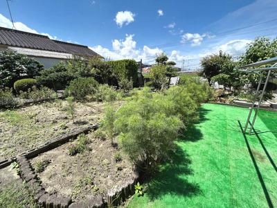 Spacious 5DK House with Large Land in Saijo City, Ehime — Image 2, Saijo, Ehime