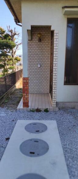 Traditional 4DK House in Tokigawa Town, Saitama - 71m² Living Space — Front_door, Tokigawa, Saitama