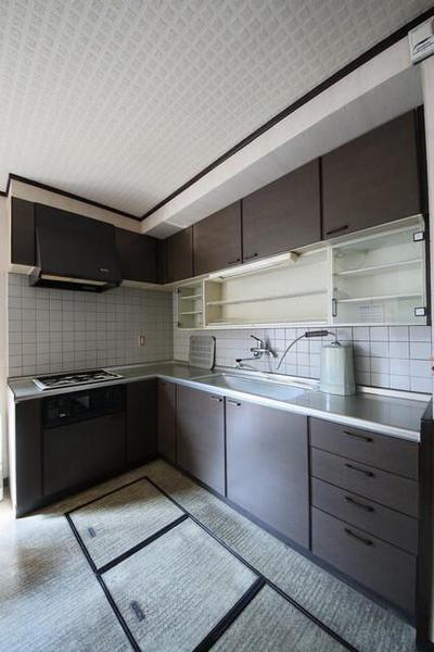 Spacious 6DK House with Garage in Niigata's Kogandai Area — Image 2, Higashi, Niigata