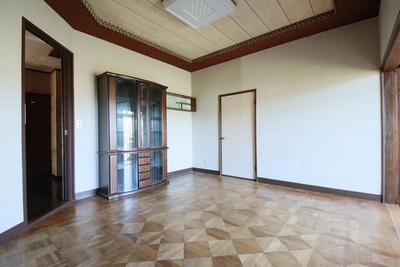 Spacious 6DK House with Garage in Niigata's Kogandai Area — Image 4, Higashi, Niigata