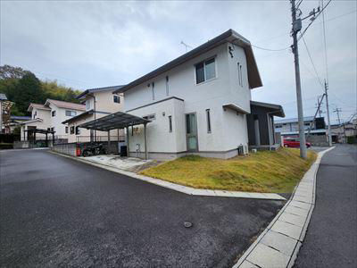 5-bedroom house in Tsuyama with solar panels and floor heating - Thumbnail 2