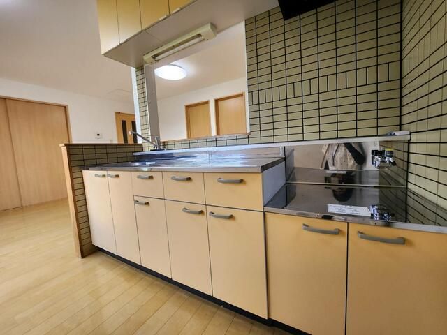 Takikawa 2LDK Apartment for Rent with 2 Parking Spaces - Thumbnail 2