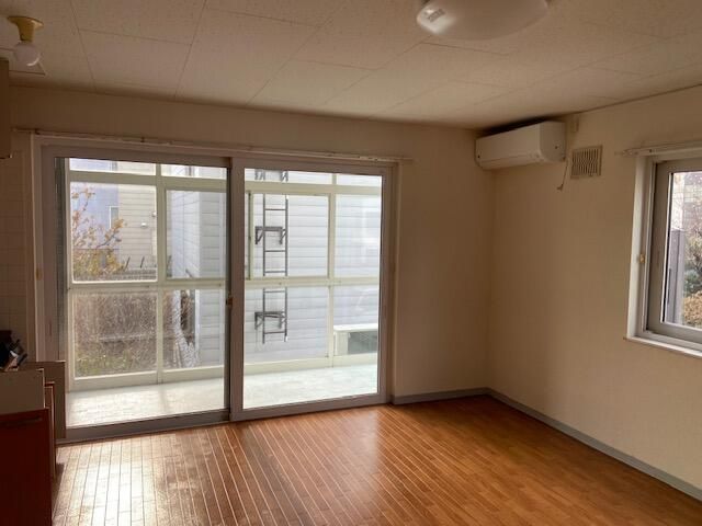 1LDK Apartment for Rent in Sapporo Higashi Ward with Free Parking - Thumbnail 4
