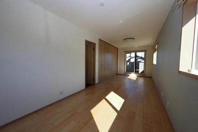 Modern 3SLDK House with Solar Panels in Fuji City, Shizuoka — Image 1, Fuji, Shizuoka