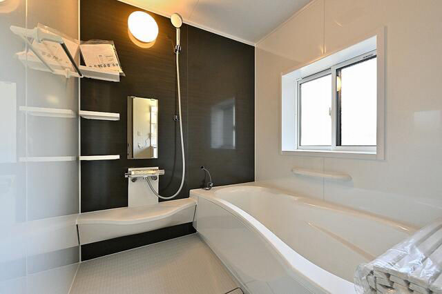 Renovated 7LDK House in Shibata City with 207 tsubo Land - Thumbnail 2