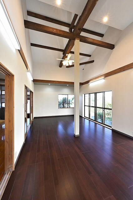 Renovated 7LDK House in Shibata City with 207 tsubo Land - Thumbnail 3