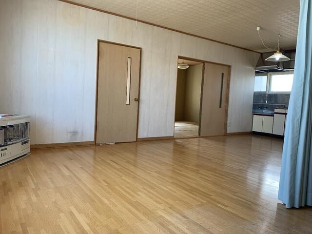 2LDK Apartment for Rent in Takikawa, Hokkaido with Parking - Thumbnail 3