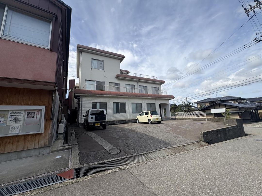 Versatile Corner Property in Kanazawa with Commercial Potential - Thumbnail 3