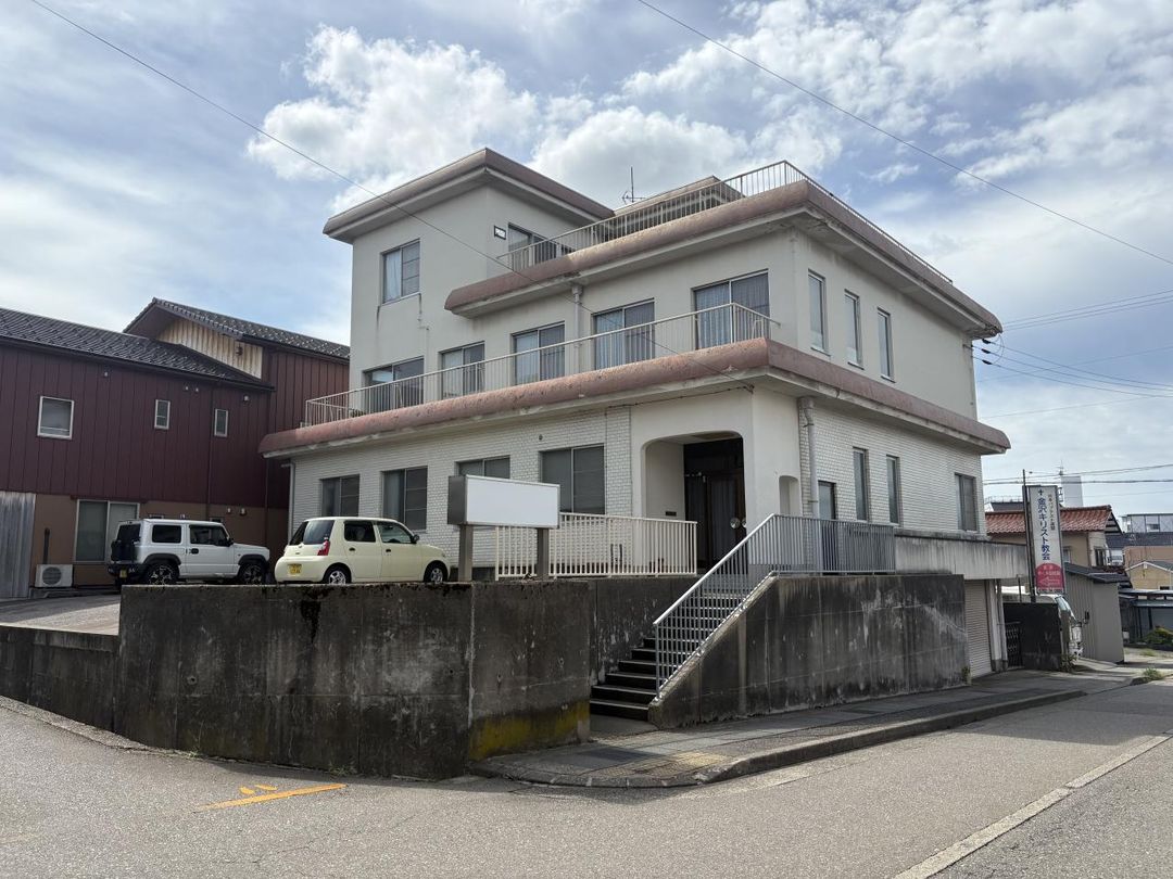 Versatile Corner Property in Kanazawa with Commercial Potential - Thumbnail 2