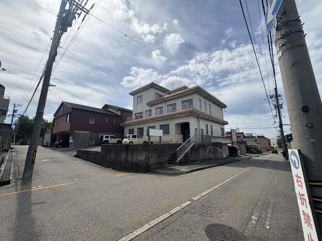 Versatile Corner Property in Kanazawa with Commercial Potential - Thumbnail 4