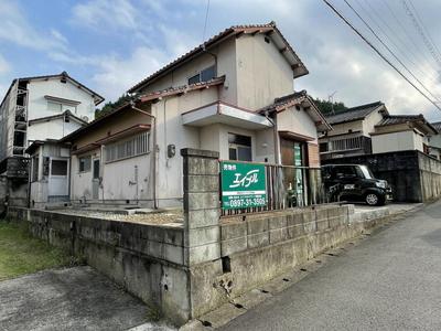 Spacious 3LDK House with 3 Parking Spaces in Hagiu, Niihama — Image 1, Niihama, Ehime