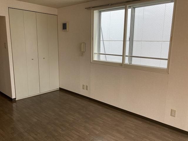 1K Apartment for Rent near Tsukisamu Chuo Station, Sapporo - Thumbnail 3