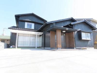 Renovated 6DK House Near Tamatsu Elementary School, Saijo City — Image 1, Saijo, Ehime