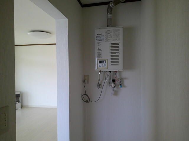 Renovated 1LDK Apartment for Rent in Sapporo's Toyohira Ward - Thumbnail 3