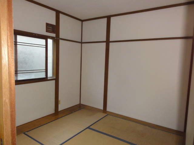 Renovated 2DK Apartment for Rent in Esashi, Hokkaido - Thumbnail 2