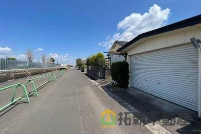 Traditional 4K House in Miyakonojo - 298sqm Plot Near Gojuichi Station — Image 1, Miyakonojo, Miyazaki