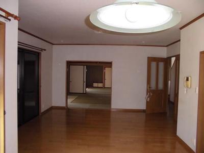 Spacious 5SLDK House in Fujieda City with Garden — Image 4, Fujieda, Shizuoka