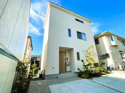Modern Designer Home with Mount Fuji Views in Fuji City — Image 1, Fuji, Shizuoka