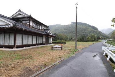 Traditional 8DK House for Sale in Miyoshi City, Hiroshima — Image 2, Miyoshi, Hiroshima