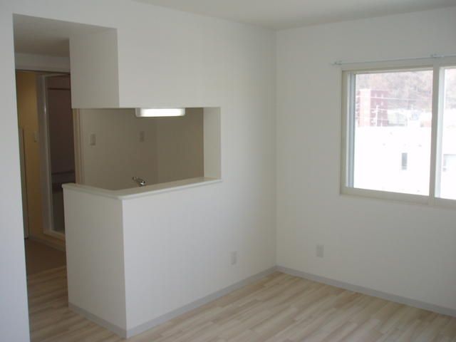 1LDK Apartment for Rent in Sapporo Chuo Ward near Maruyama Koen Station - Thumbnail 4