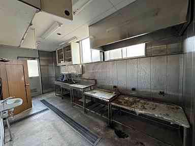 Mixed-Use Property in Takahama - Store with 3LDK Residence — Image 1, Takahama, Fukui