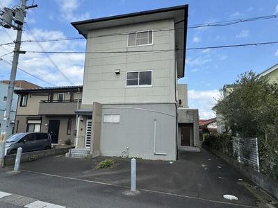 Mixed-Use Property in Takahama - Store with 3LDK Residence — Image 1, Takahama, Fukui