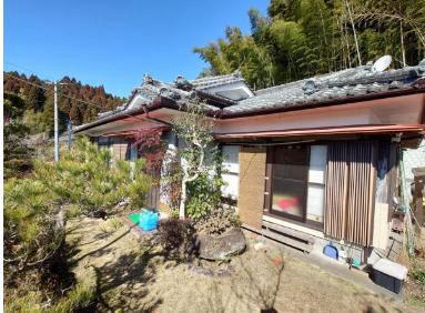 Traditional 5DK House with Large Land Plot in Ebino City — Image 1, Ebino, Miyazaki