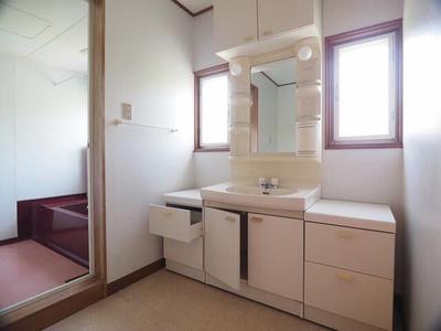 Renovated 2LDK House in Inawashiro with Double Parking — Image 2, Inawashiro, Fukushima