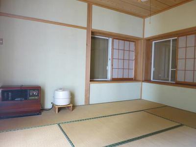 Renovated 2LDK House in Inawashiro with Double Parking — Image 4, Inawashiro, Fukushima