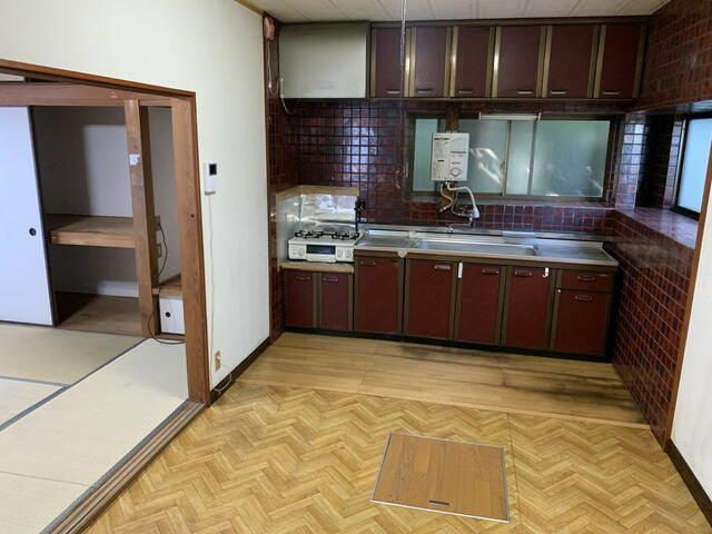4DK Detached House for Sale in Kitakyushu's Kokurakita Ward - Thumbnail 3