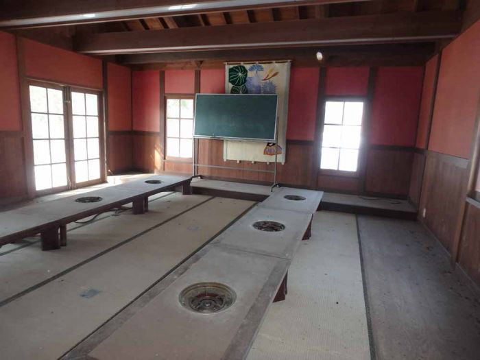 Spacious countryside house in Okayama with large land - Thumbnail 2