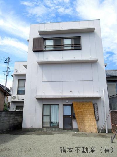 Spacious 6DK House Near Naruto Station with Mountain Views — Image 2, Naruto, Tokushima