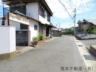 Spacious 6DK House Near Naruto Station with Mountain Views — Image 1, Naruto, Tokushima