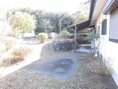 Spacious 3LDK House with Large Land Plot in Obuchi, Fuji City — Image 1, Fuji, Shizuoka