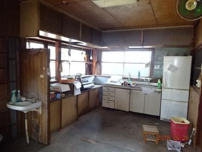 Spacious 6DK House in Awa City with Large Land Plot — Image 2, Awa, Tokushima