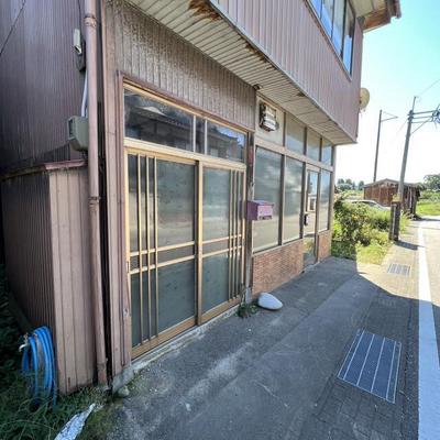 Former Barbershop Home for Sale in Suetomo, Oyabe City — Image 1, Oyabe, Toyama