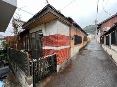 [Hatomark Site] Miyamaru 1-chome Detached House 3DK Used Detached House in Miyamaru 1-chome, Wakamatsu-ku, Kitakyushu City, Fukuoka Prefecture — Image 1, Wakamatsu, Fukuoka