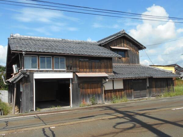 1965 Traditional 9DK House in Takashima with Guest House - Thumbnail 2