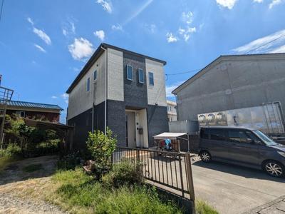 Modern 3LDK House in Kuga-cho, 7 Min to Station, Built 2016 — Image 1, Iwakuni, Yamaguchi