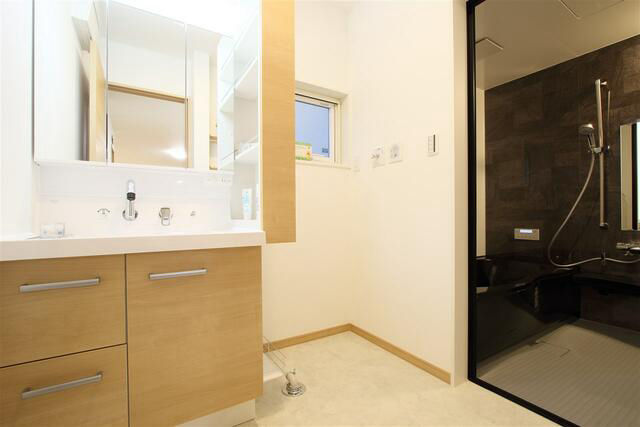 Modern 4SLDK House Near Akita Station - Thumbnail 3