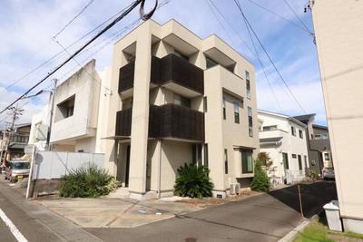 Modern 3-Story House with Balcony in Shizuoka's Shimizu Ward — Image 1, Shimizu, Shizuoka