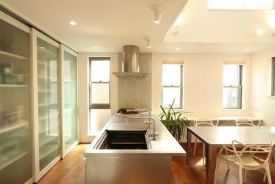 Modern 3-Story House with Balcony in Shizuoka's Shimizu Ward — Image 2, Shimizu, Shizuoka