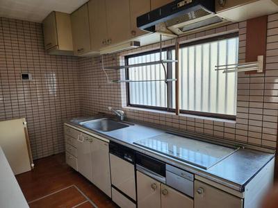 Spacious 6LDK House in Kanoya, 668m² Plot, Built 1991 — Image 3, Kanoya, Kagoshima