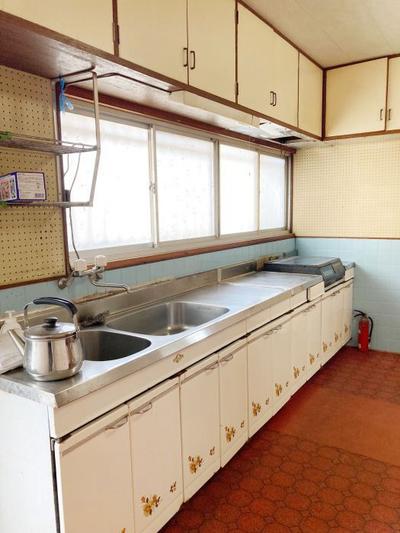 5DK House for Sale in Komatsushima - Peaceful Residential Location — Image 4, Komatsushima, Tokushima