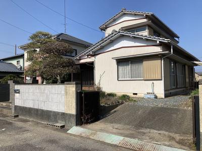 5DK House for Sale in Komatsushima - Peaceful Residential Location — Image 1, Komatsushima, Tokushima