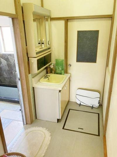 Spacious Traditional Home in Izu no Kuni with Large Garden — Image 3, Izunokuni, Shizuoka